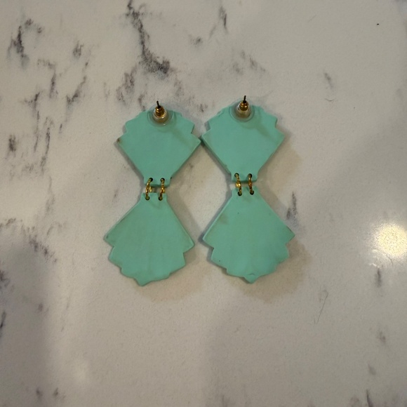 Art deco style mint green handmade clay earrings - Picture 3 of 3